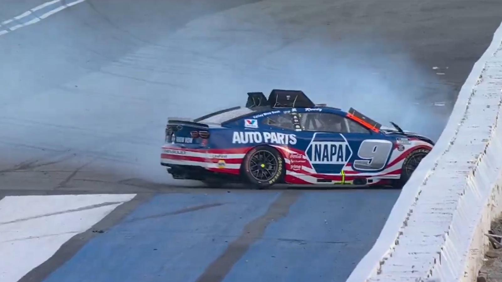 Chase Elliott Crashes Out of Coca-Cola 600 at End of Stage 1