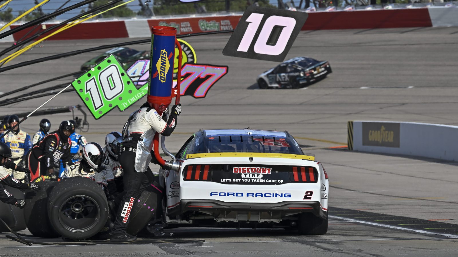 Pit Crew Swap Proves Advantageous for Blaney, Cindric at Darlington