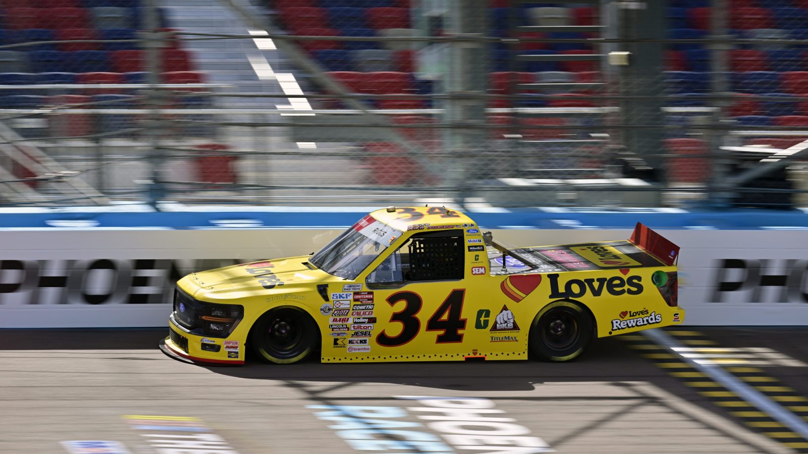 Layne Riggs Beats Championship Rival Kaden Honeycutt for Phoenix Pole